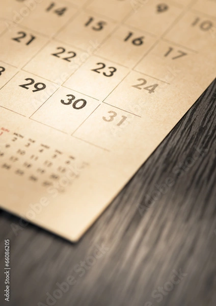 Obraz calendar on desk.