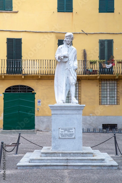 Obraz Statue in Lucca, Italy, vertical view