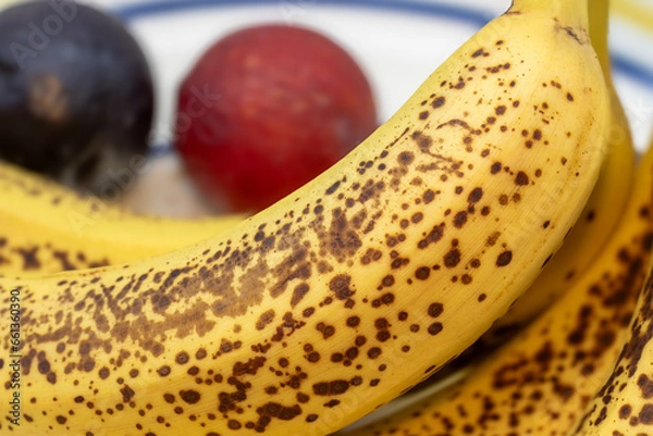 Fototapeta I puntini neri di una banana matura