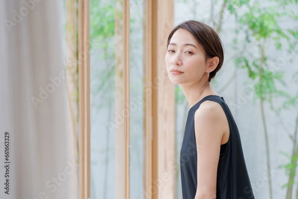 Fototapeta ワンピースを着た女性のポートレート