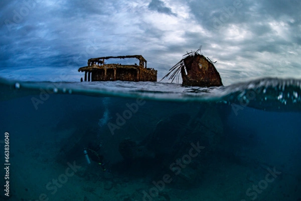 Obraz Wreck above and below