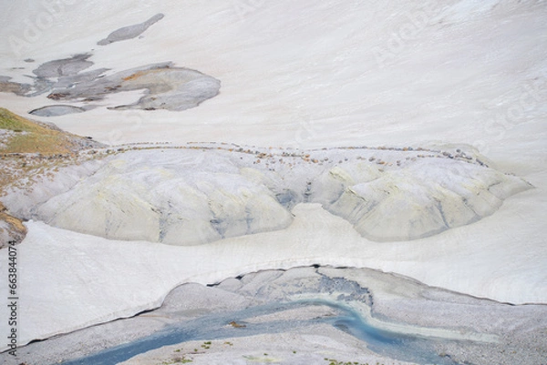 Fototapeta 立山、立山室堂、春、雪山、温泉、ガス、富山県