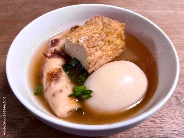 Obraz ゆで卵と豆腐とちくわのおでん