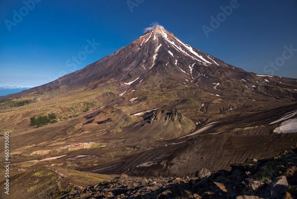 Obraz Verblyud Camel extrusion rock and the Koryaksky volcano on Kamchatka peninsula, Russia