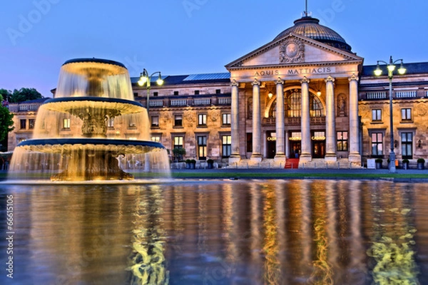 Fototapeta Wiesbaden, Kurhaus, wieczorem (czerwiec 2014)