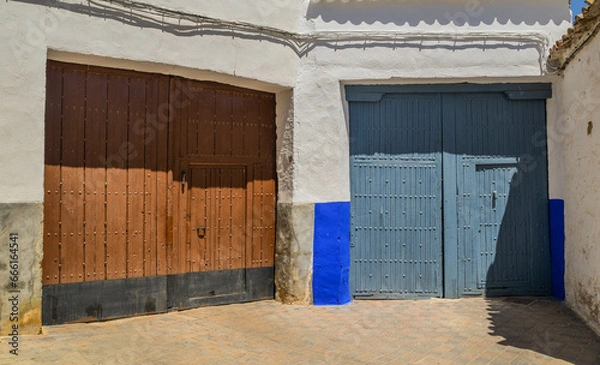 Obraz 
Covers in a town house