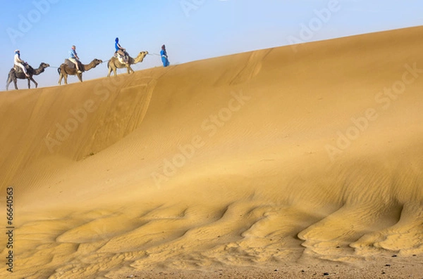 Fototapeta Travel in sahara dunes