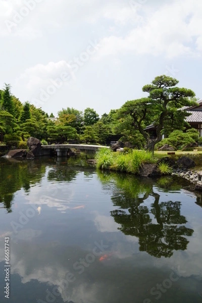 Fototapeta 好古園　新緑映す大池