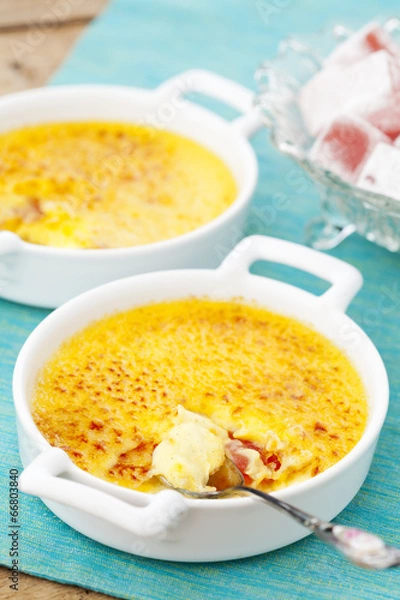 Obraz Creme brulee. Traditional French vanilla cream dessert