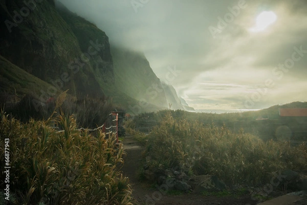 Obraz Cloudy with a chance of sunbeams