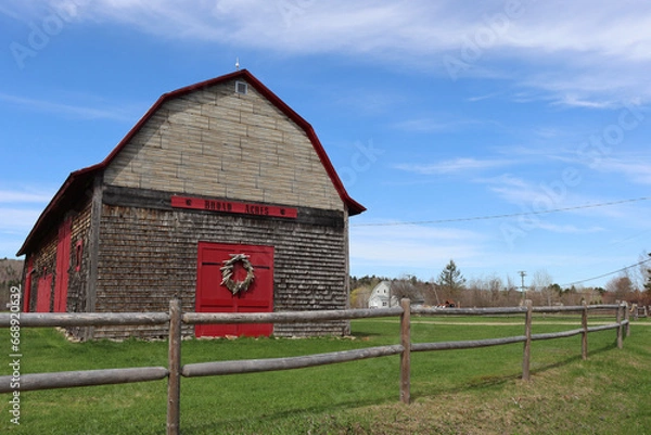 Obraz old barn and the red door