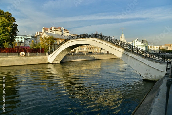 Obraz Ancient bridge at a canal in Moscow