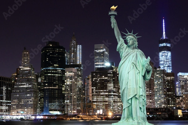 Obraz Manhattan Skyline and The Statue of Liberty at Night