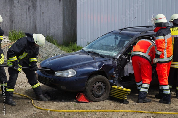 Fototapeta Verkehrsunfall - Bergung