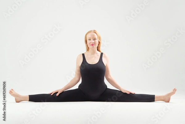 Obraz Yoga for moms. Recovery after childbirth. Motherhood, feeding.