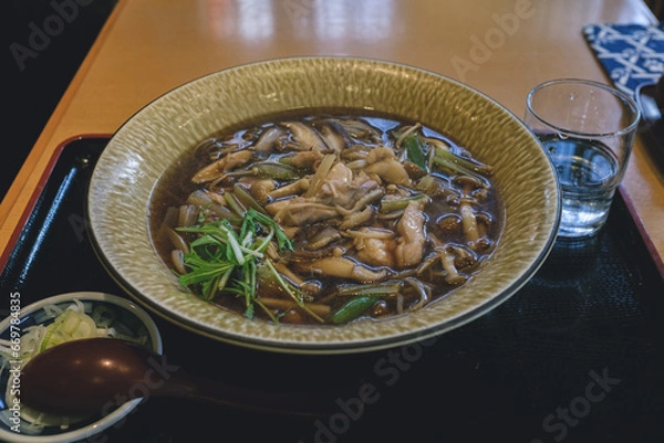 Obraz 温かいきのこ蕎麦