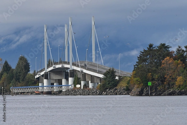Fototapeta The John O’Connell Memorial Bridge connects the town of Sitka, Alaska, on Baranof Island to the airport and Coast Guard Station on Japonski Island.  