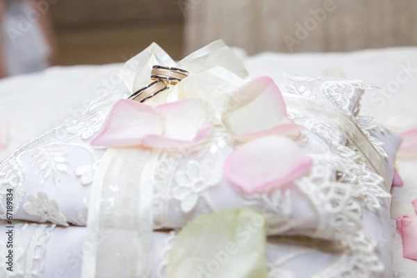 Obraz Wedding ring on wedding decoration