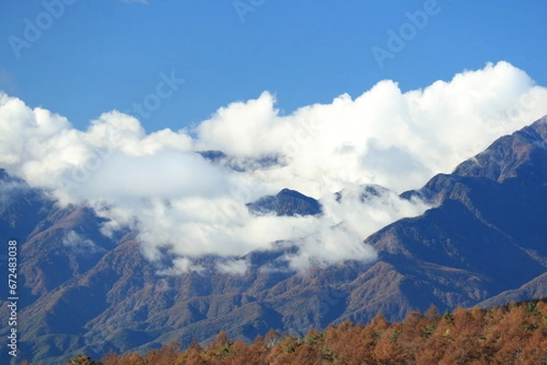 Obraz 美し森、展望台から眺めた山々と雲
