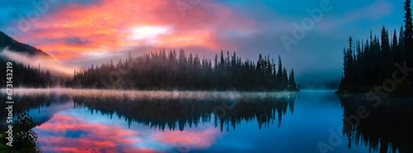 Obraz Breathtaking Dawn Skies Over Lightning Lake in Manning Park, Vancouver: A Morning Spectacle