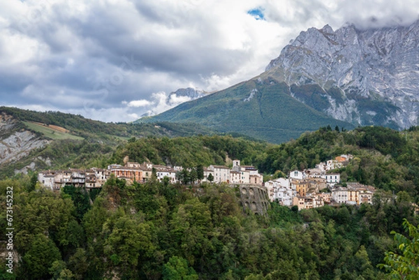Obraz View of Castelli, an Italian community with 997 inhabitants. The place is near Isola del Gran Sasso d'Italia and Colledara in the Italian province of Teramo.