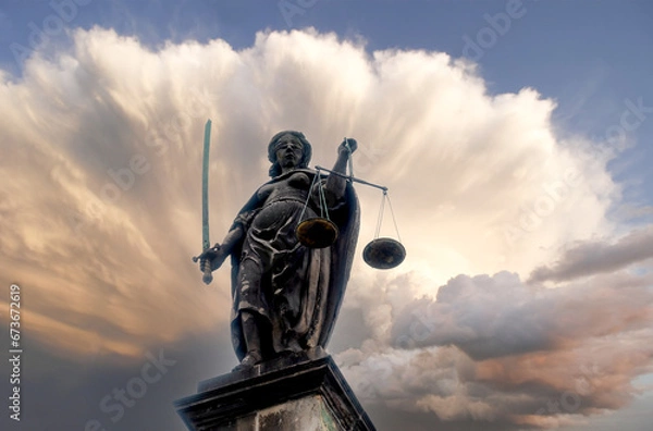 Obraz Standbeeld van Vrouwe Justitia uit 1672 in Leiden, Zuid-Holland province, The Netherlands
