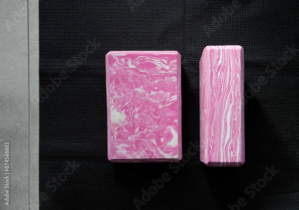 Obraz pink yoga cubes