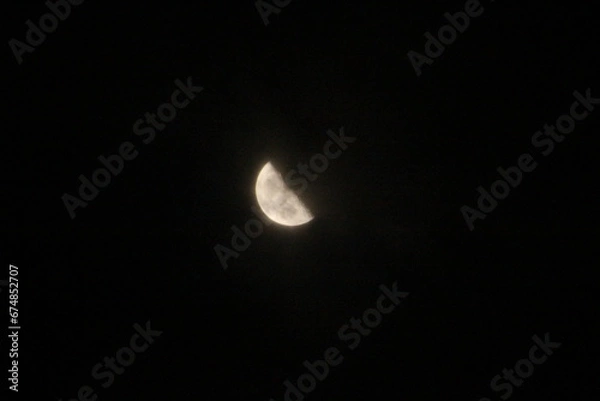 Fototapeta 下弦の月　ハーフムーン