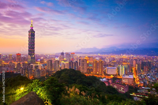Obraz Panoramę miasta Tajpej o zachodzie słońca ze słynnym Taipei 101