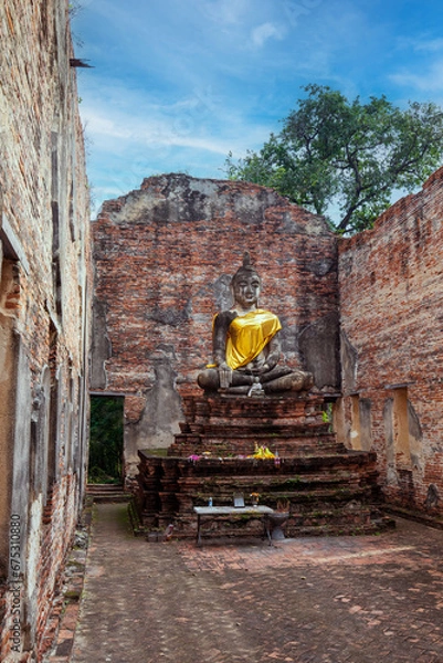 Obraz タイ国アユタヤの遺跡ワット・ボロム・プッターラーム