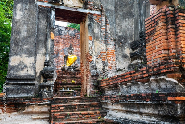 Obraz タイ国アユタヤの遺跡ワット・ボロム・プッターラーム