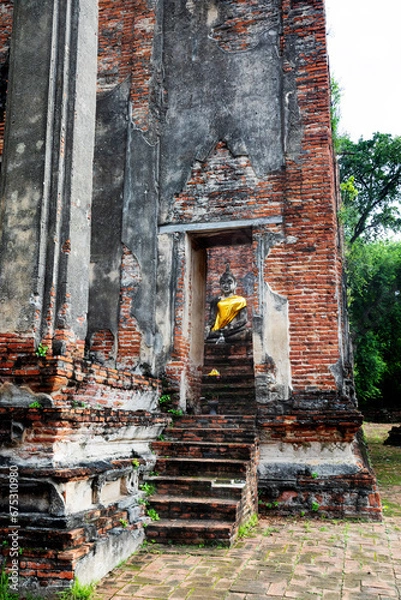 Obraz タイ国アユタヤの遺跡ワット・ボロム・プッターラーム