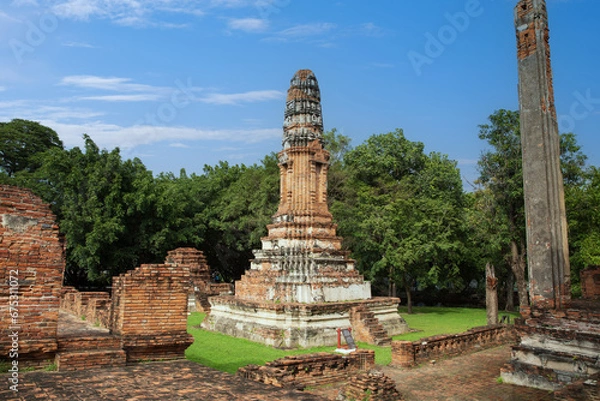 Obraz タイ国アユタヤの遺跡ワット・ボロム・プッターラーム