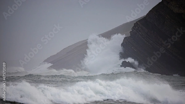 Obraz wave breaks on the coast