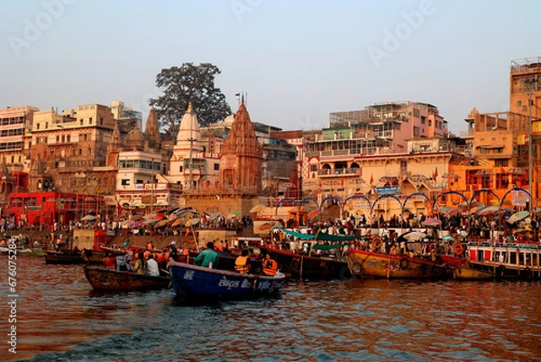Obraz  Varanasi, Banaras or Benares and Kashithat has a central place in the traditions of pilgrimage, death, and mourning in the Hindu world