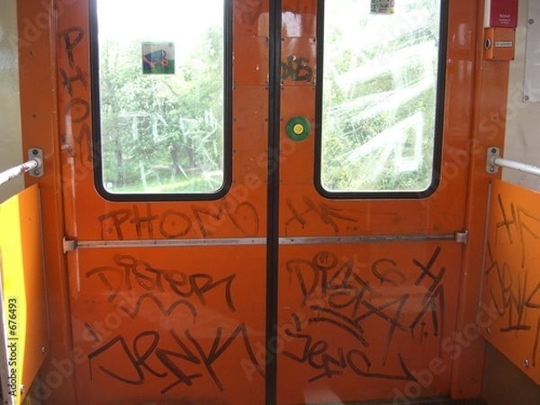 Fototapeta vandalismus (1)