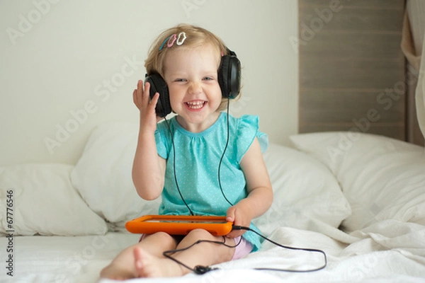 Obraz Girl with tablet