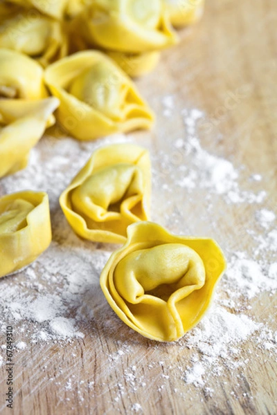 Fototapeta uncooked tortellini