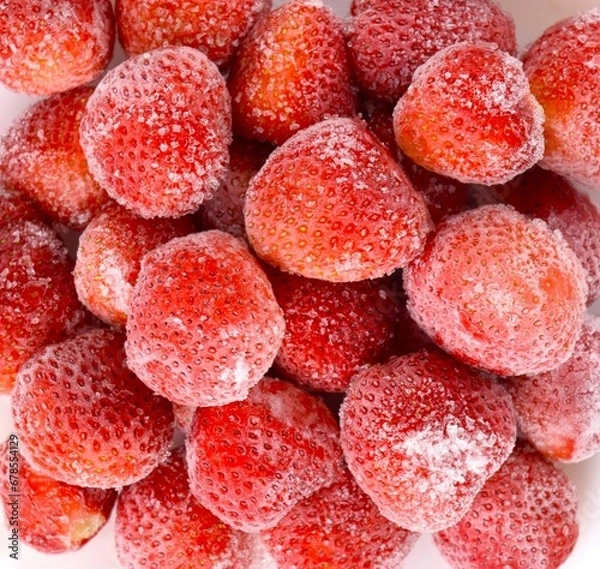 Obraz 沢山の冷凍いちご、冷凍苺、冷凍フルーツ、冷凍野菜