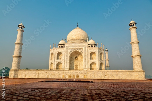 Fototapeta the famous Taj Mahal building in Agra,India