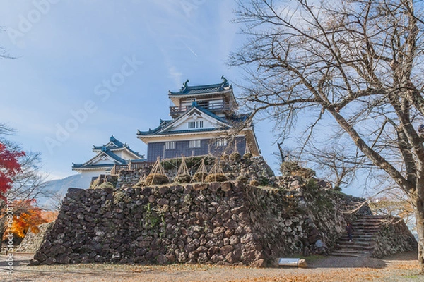 Fototapeta 秋の越前大野城の天守台と復興天守