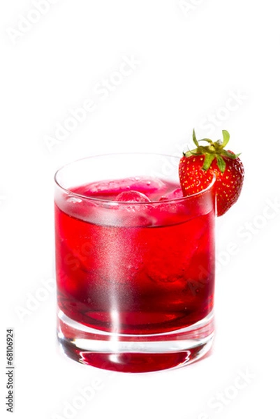 Fototapeta Roter Gin Cocktail mit Erdbeere
