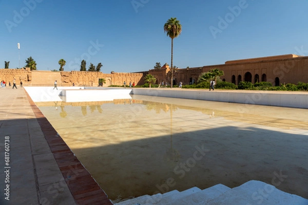 Obraz Main courtyard of the El Badi palace in the city of Marrakesh, with some tourists. Sunny day.