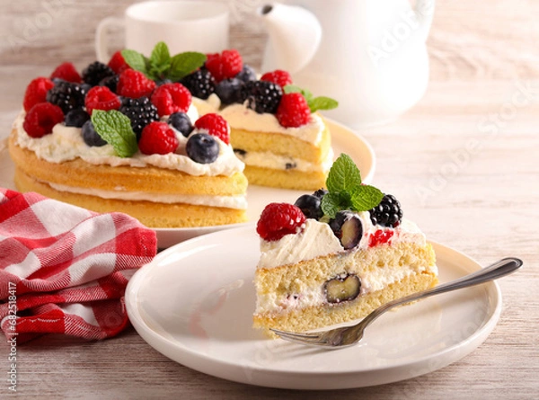 Obraz Cream and mixed berry sandwich cake
