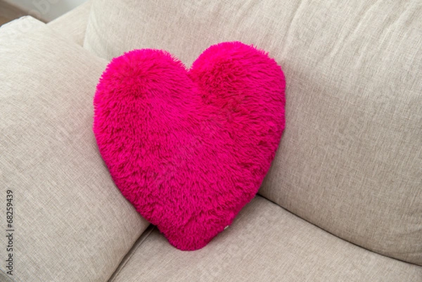 Fototapeta Cuscino rosa shocking a forma di cuore