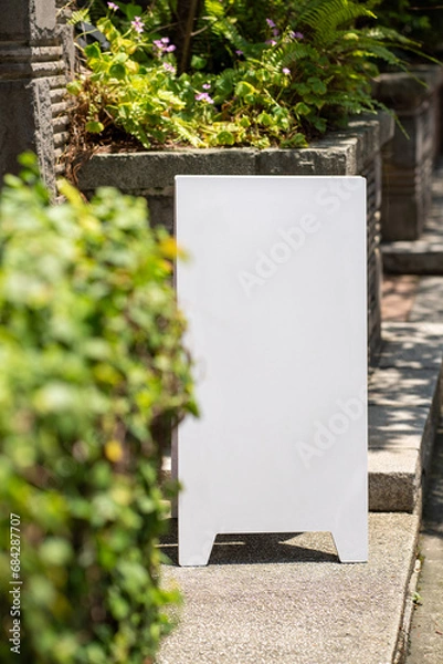 Obraz billboard - can Advertisement for display or montage product or business.