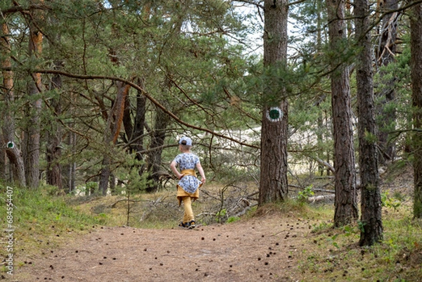 Obraz dziecko w lesie