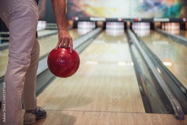 Obraz Man playing bowling