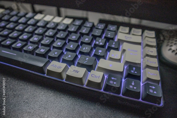 Obraz Wireless Illuminated Keyboard for Computers - Modern and Sleek Design with Backlit Keys in Low Light