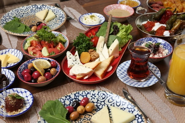 Obraz Breakfast with toast, tea and orange juice
